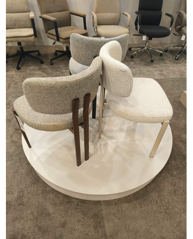 Chaise Japandi MISAKI - Tissu Premium & Pieds Métal Cashmire | Mobili & Co