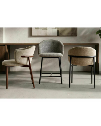Chaise de bar en tissu avec dossier et pieds en métal noir design Japandi Osaka
